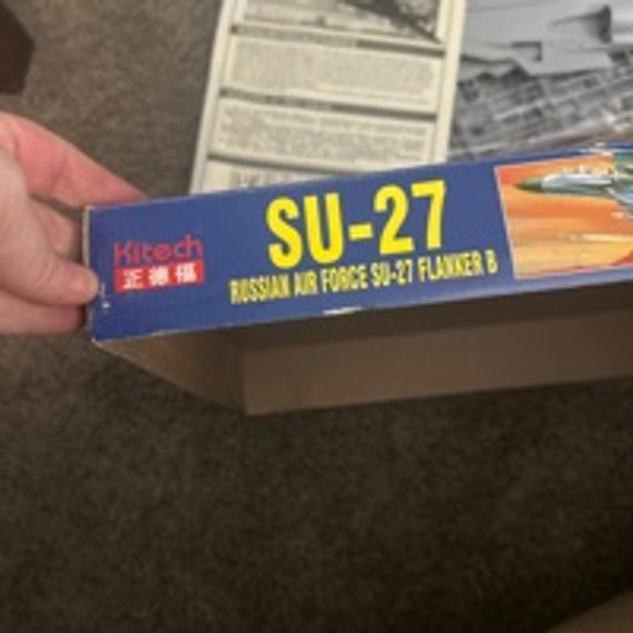 Unisex Kitech SU-27 Flanker B Model Kit 1:48 Scale - Blue/Gray - Picture 3 of 4